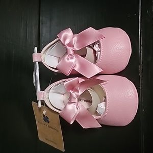 Baby size 3 crib shoes Lucky